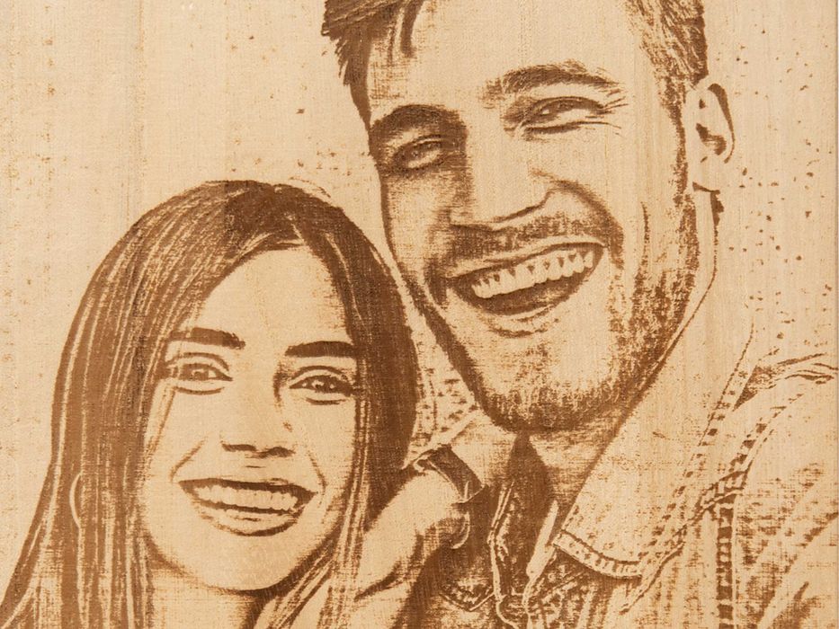 Гравирана снимка върху дърво  20х20см, Подарък за Рожден ден, Имен Ден