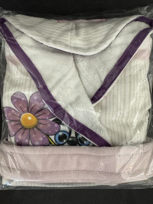 Детски халат бяло с лилаво