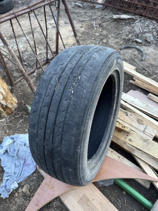 Продам летнюю резину на 17