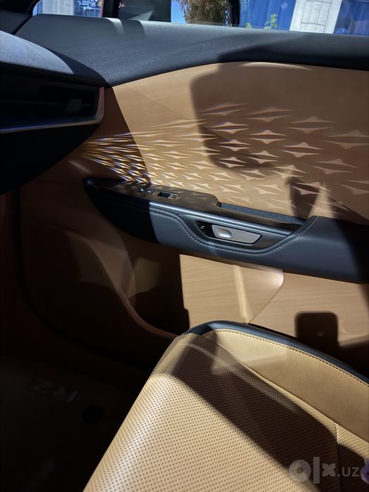 Продается электроавтомобиль Lexus rz450e Premium AWd