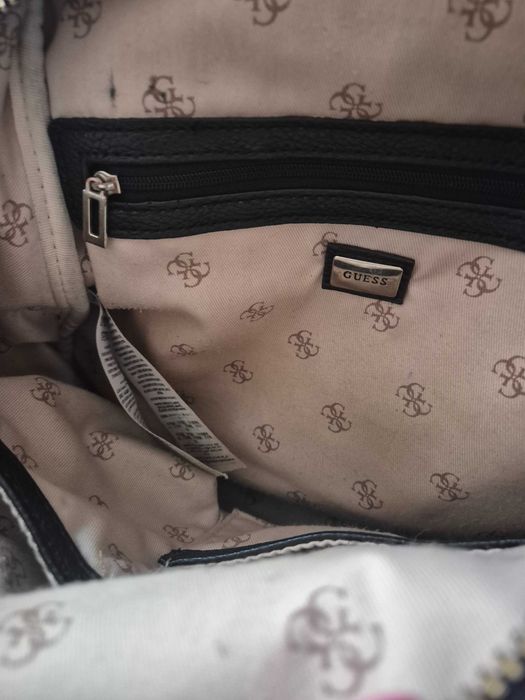 Дамска кожена раница Guess