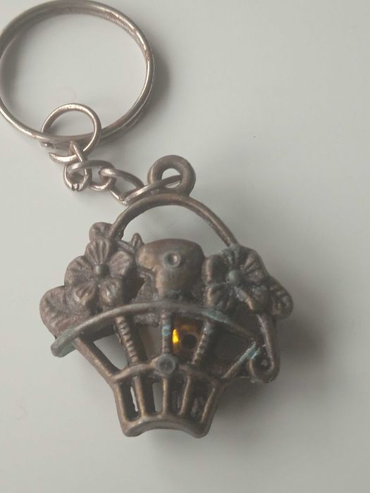 Метален Ключодържател Кошничка с Цветя