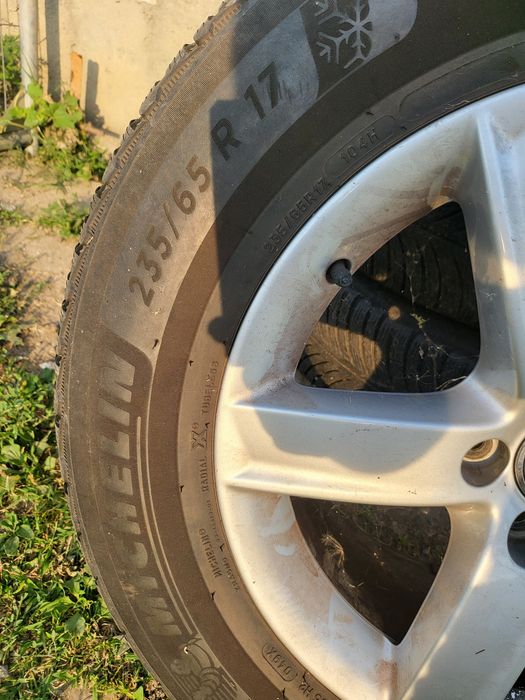 Vand sau schimb cu animale Roti de suv pt audi