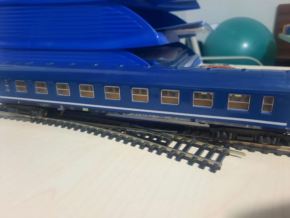 Oportunitate - Vagon bleumarin calatori similar tren rapid si accelerat  CFR  anii 2000
