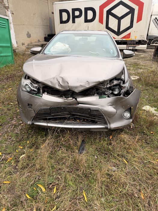 Toyota hibrad 2015 6000€