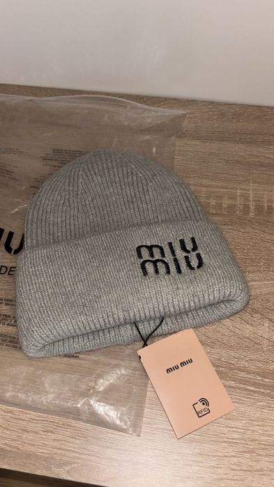 - fes Miu miu (lana 100%)