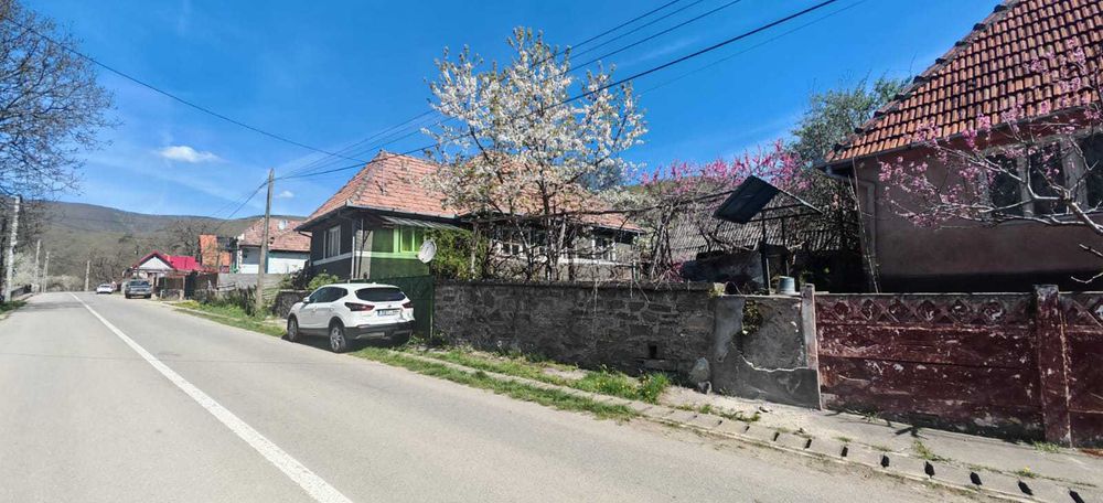 Casa si teren intravilan 3426mp la Poiana Galdei