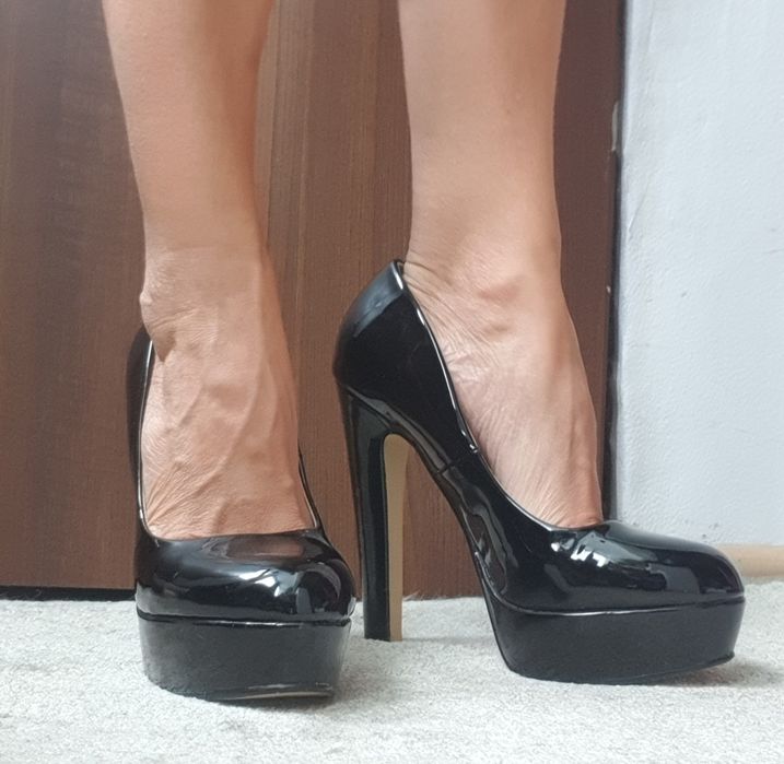 Pantofi cu toc 39