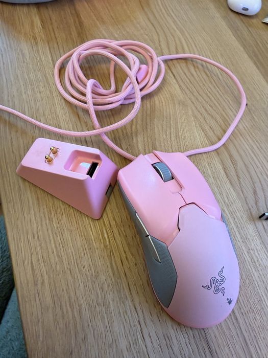 Razer Viper Ultimate Wireless Gaming Mouse with Charging Dock, roz