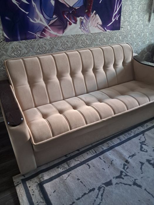 Продаётся диван в хорошем состоянии.