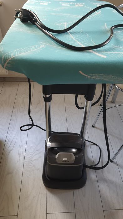 Aparat de calcat vertical Tefal