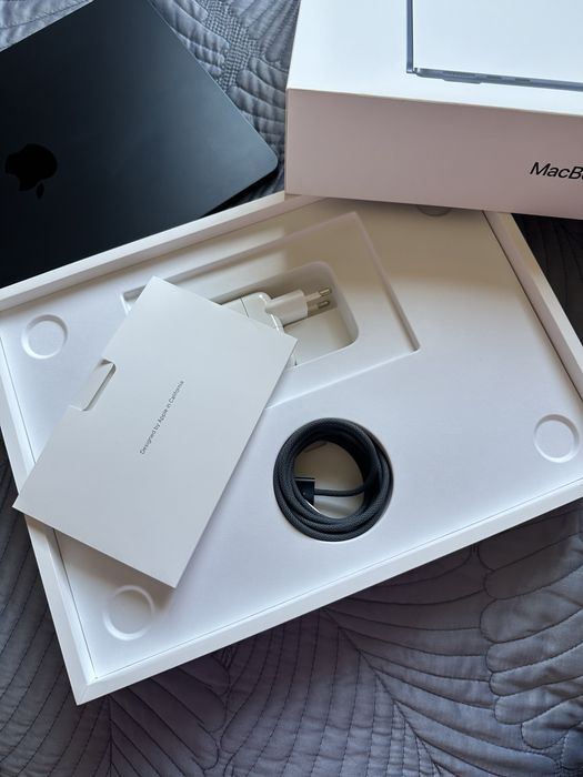 MacBook Air 13 (2022)