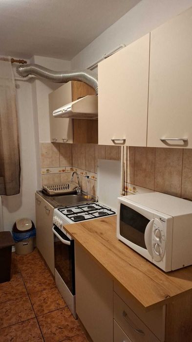Inchiriem 2 camere Str.Henri Coanda-Stadionul Electro etaj.1 mobilat, Centrala