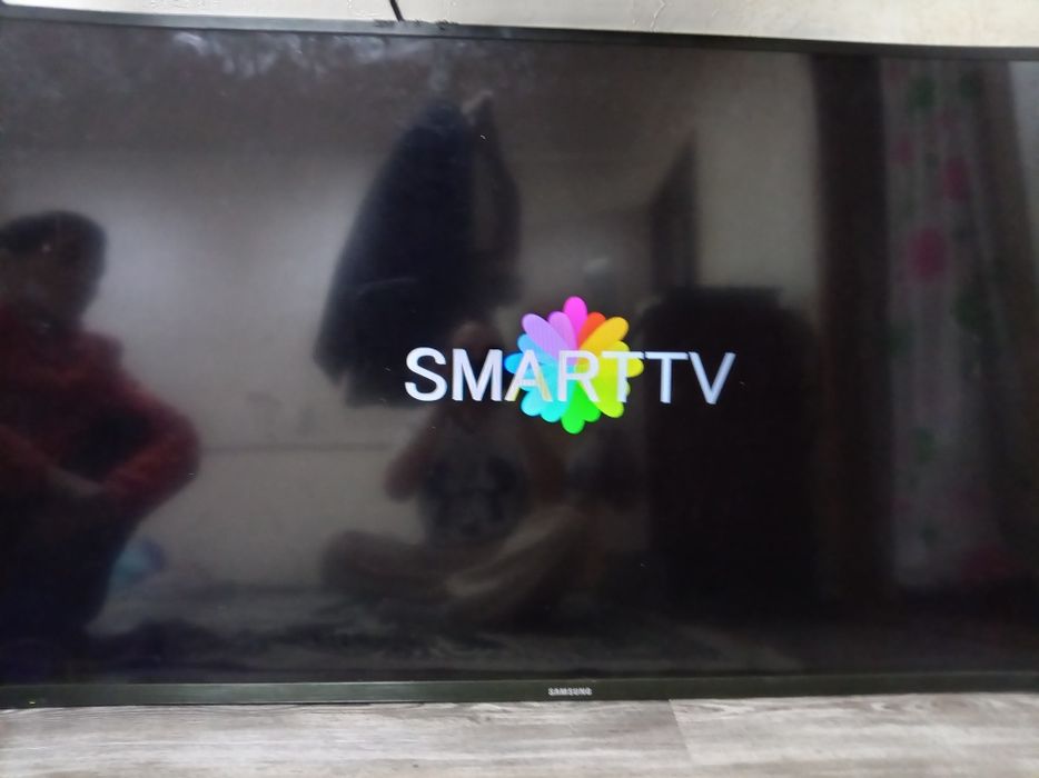 Продам телевизор Samsung HDTV срочно