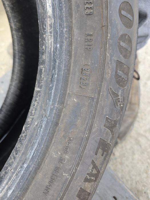 Anvelope de iarna 215-65r17 Goodyear