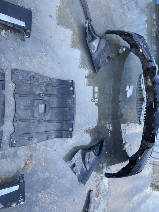 Bara fata bara spate praguri grila volan si airbag bmw x5  g05