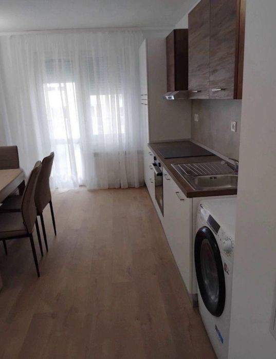 Дава се под наем Двустаен апартамент в София, Гоце Делчев - 80 кв.м за 647.19 € - Снимка #2