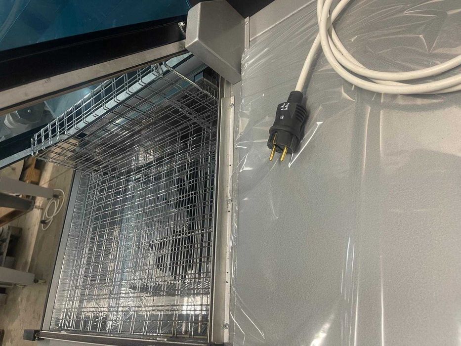 Masina de ambalat cu folie termocontractibila