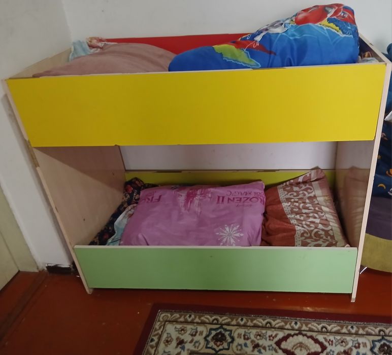 Продам кровать двухярусный
