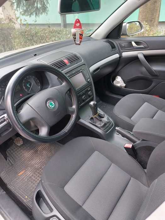 Vând Skoda Octavia