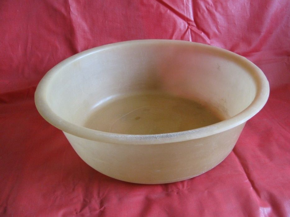 Тазы пластмассовые