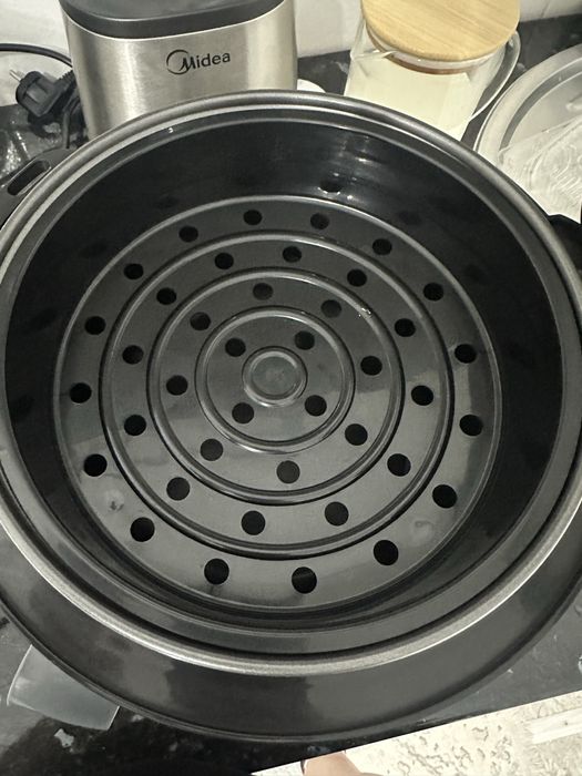 Срочно продам мультиварку