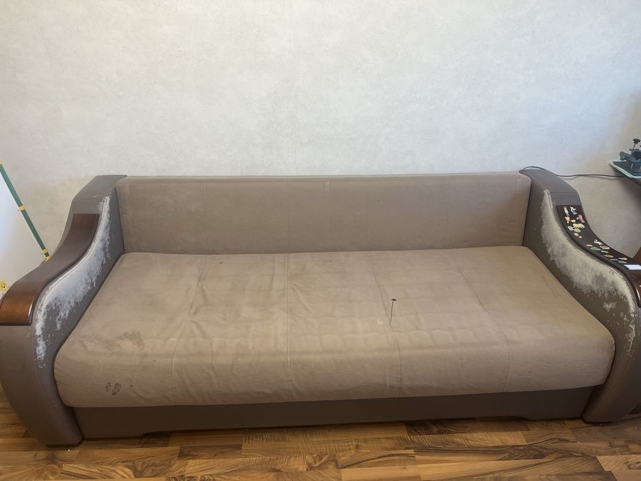 Продам диван срочно