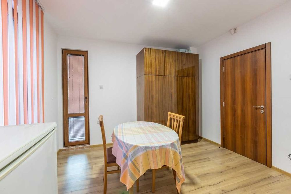 Дава се под наем Офис в Варна, Левски - 110 кв.м за 800 € - Снимка #6