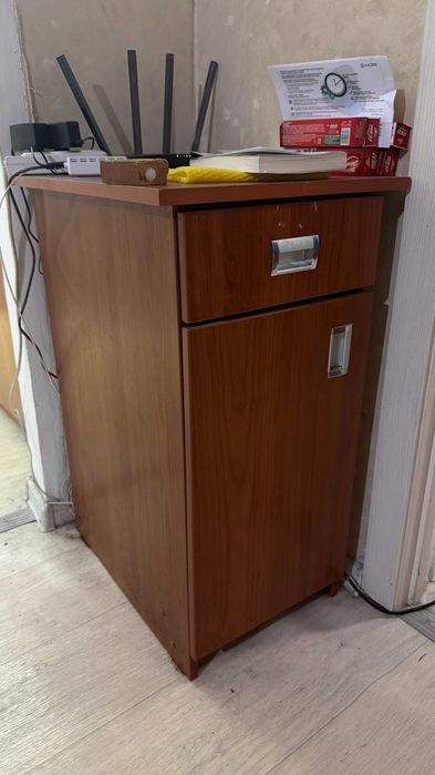 Продам комод тумбочку