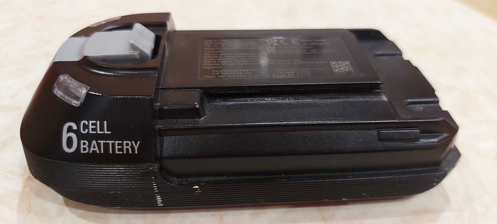 Продавам Вертикална прахосмукачка RowentaX-Force Flex8.60 AquaRH9690WO