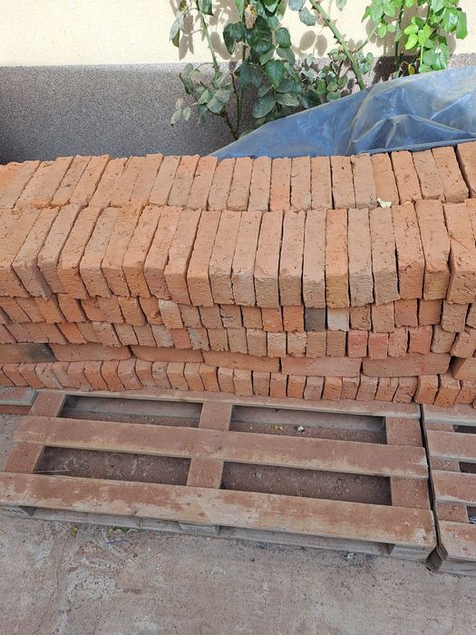 Cărămidă subțire pt sobe de teracotă