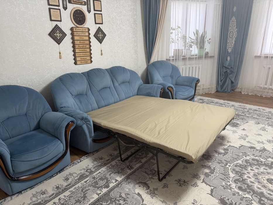 Диван мен екі кресло