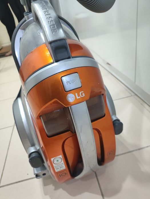 Продам пылесос LG