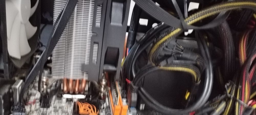 Calculator PC Fractal Core 500 i5  6600 ssd DDR4