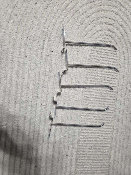 Крючок для экономпанели