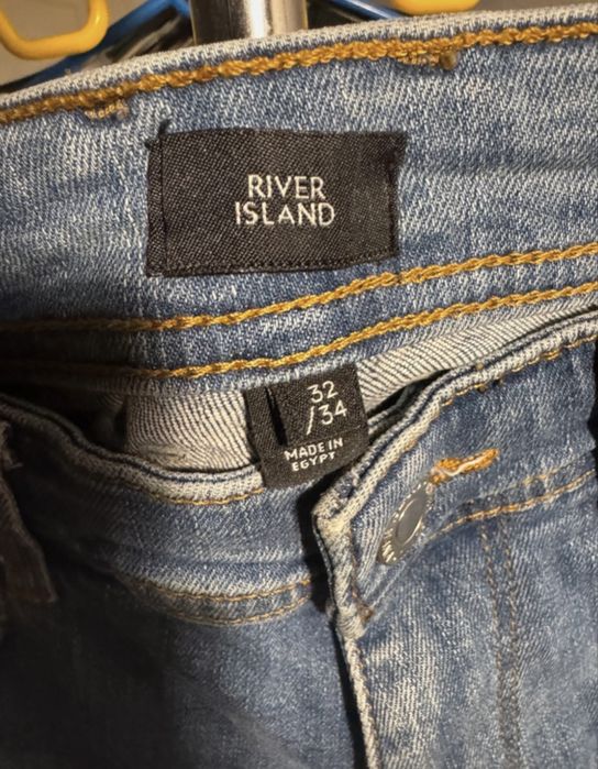 Blugi barbati River Island!