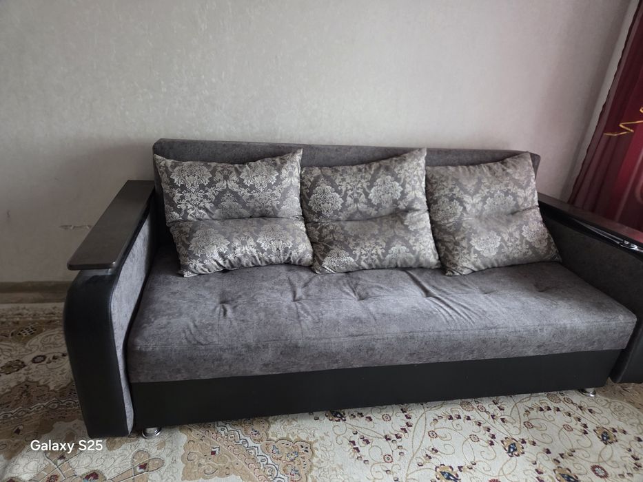 Продам диван центр 12000