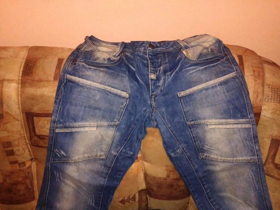 Маркови дънки,Лии Купър''