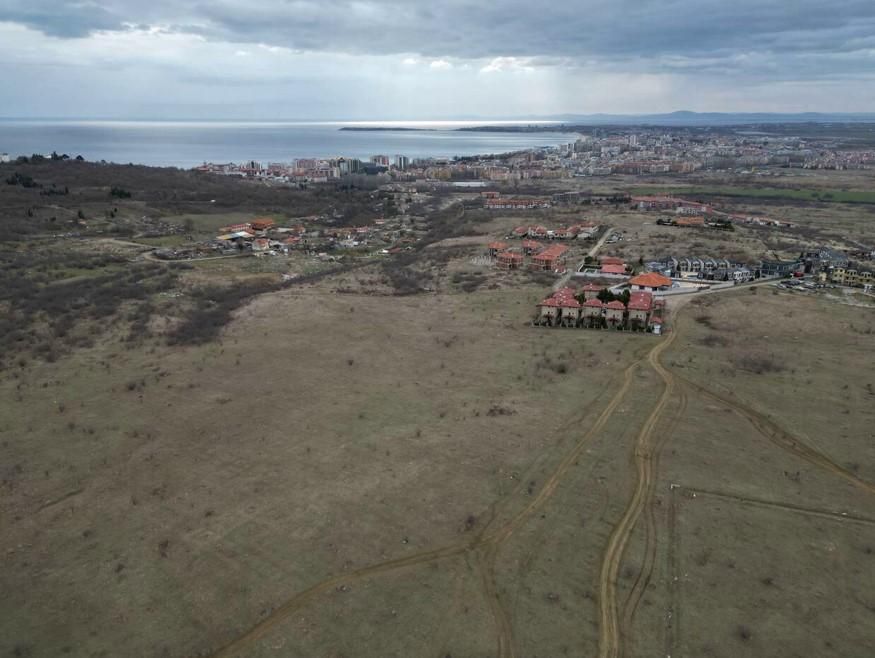 Продава се Парцел в Бургас, Център - 4500 кв.м за 37 €/кв.м - Снимка #2