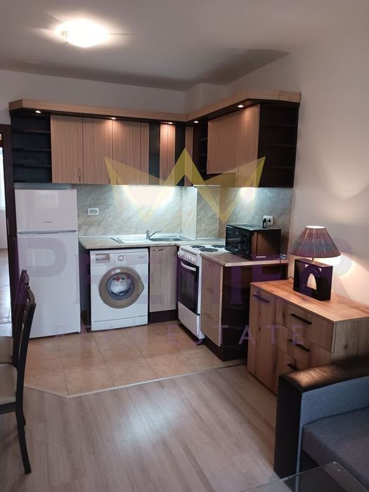 Двустаен апартамент - Център