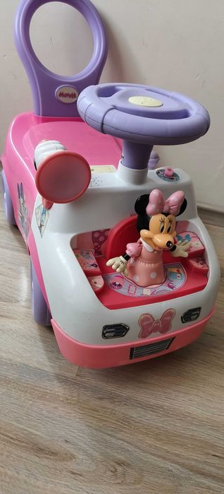 Музикална буталка мини маус интерактивна кола за бутане Minnie Mouse