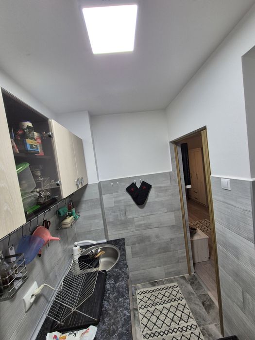 Garsoniera de vânzare Craiovei Pitesti total renovată