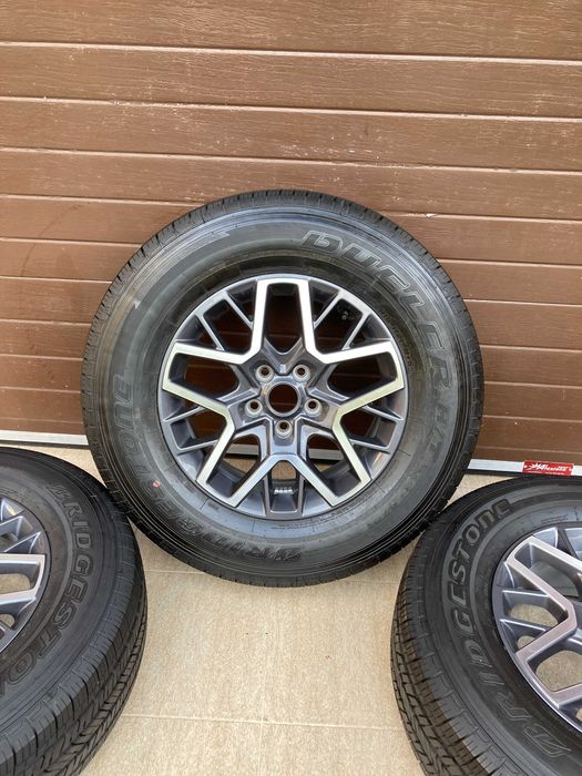 5 x Jante noi Jeep Wrangler R18 + Bridgestone noi 255/70R18 - (5x127)