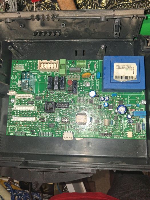 Vând placă electronică centrală Ariston