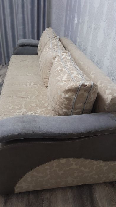 Продам раздвижной диван
