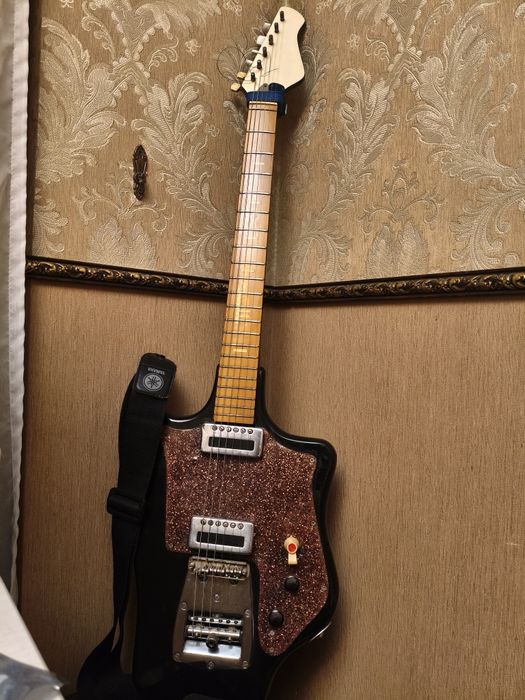 Винтажная электрогитара «Тоника» (Свердловск) — Рабочая, 70-е гг.