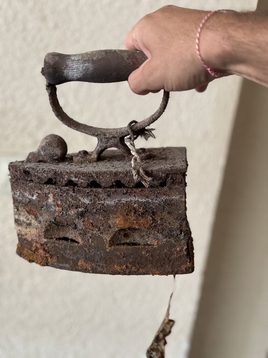 Ретро делви, бъклица, кашпи и бардуци