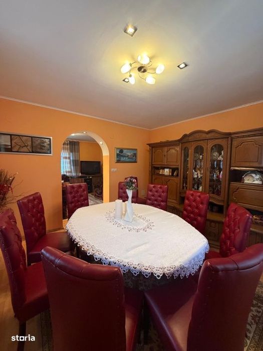 Casa  spatioasa , teren 3300 mp, Dornesti
