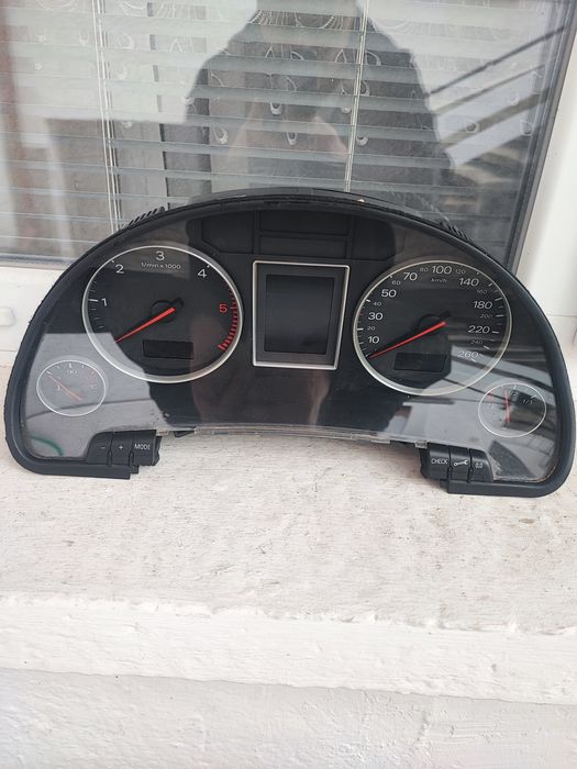 Километраж за Ауди А4 б6 2001 Година