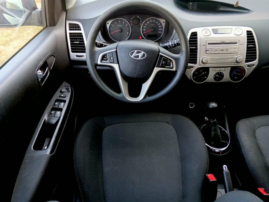 HYUNDAI i20 2011 — imagine 13